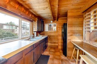 Oceanside Cabin - Neskowin - 2