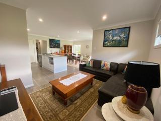 Camellia Cottage Pet Friendly Farm Stay - Picton - 8