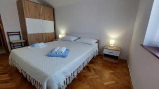 Apartments with parking space Cres - 22185 - 5