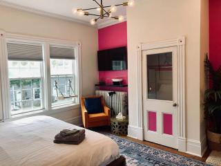 Pet-Friendly Space #3 at Doggy Digs, King Bed and Office - 2