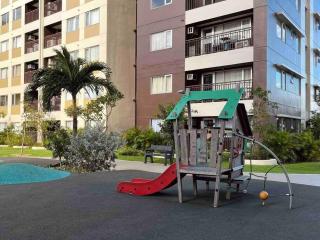Stylish Iloilo condo w/ Netflix and pool access - 7