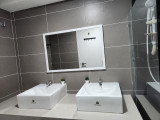 Hill View Pool Villa near Genting Highland,UIA,Batu Caves Temple,Gombak KL - 3