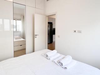 Classic Bauhaus 1Br with Balcony on Sheinkin Street by FeelHome - Tel Aviv - 2