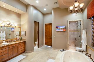 Luxury Estate, Heated Pool, Spa, Game Room, More - 7