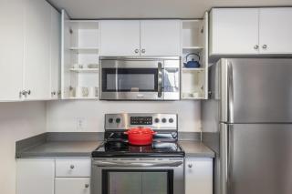 S Beach 1BR w Gym Pool Spa nr Muni SFO-232 - 5