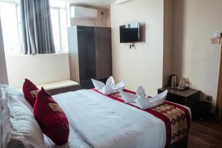 Kusum Airport Hotel - 4