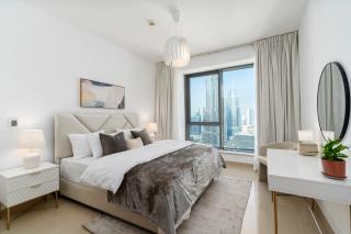 Prestige Living 2BR with Full Burj Khalifa and Fountain View by Auberge - Dubai - 6