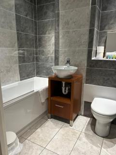 Riverview Apartments - Glasgow - 7