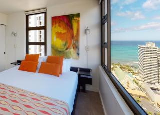 Artsy 32nd Floor Condo with Modern Furnishings & Gorgeous Ocean Views condo - Honolulu - 5