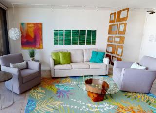 Artsy 32nd Floor Condo with Modern Furnishings & Gorgeous Ocean Views condo - Honolulu - 3
