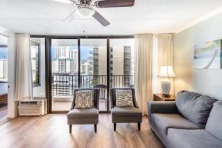 Breezy 12th Floor Waikiki Condo with FREE Parking - Honolulu - 3