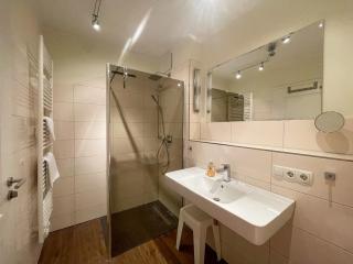 Villa Windflüchter Ferienwohnung 2 - Thiessow - 1