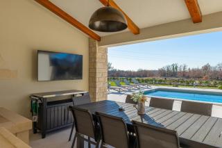 Beautiful villa Jurasi with outdoor pool in Tinjan - Muntrilj - 8
