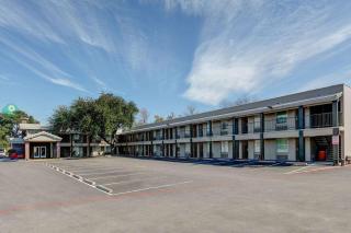 La Quinta Inn by Wyndham Dallas Uptown - 9