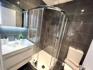 En-suites with Free Parking 30min to Central London - London - 9