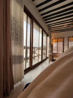The cliff room - Pongwe - 2