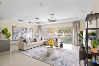 ALiving Luxury3BR Villa District 15 JVC- V3 - Dubái - 0