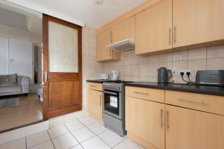4 BED House IN Dartford 8 Beds Sleeps 10 - Kent - 4