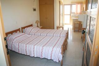 Niki Court Holiday Apartments - 2