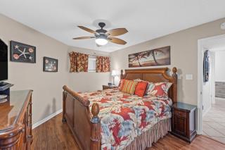 AquaVista Resort 805-W By Book That Condo - 4