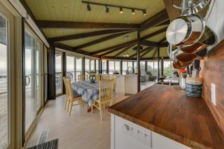Serene Irish Beach Home with Panoramic Ocean Views! - Manchester - 3