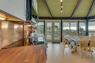 Serene Irish Beach Home with Panoramic Ocean Views! - Manchester - 4