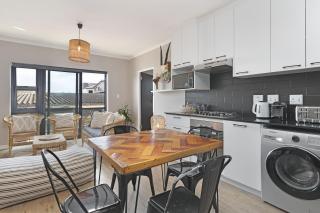 Cape on Porterfield Unit 5 - Bloubergstrand - 7
