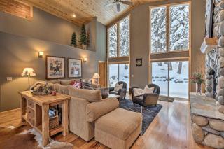 Tahoe Donner Mountain Cabin Surrounded by Forest! - Truckee - 8