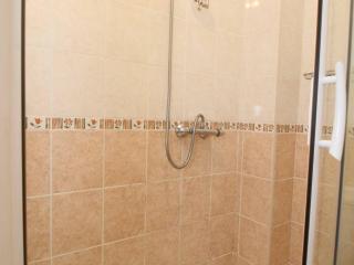 Studio de charme avec parking privatif, climatisation, Wi-Fi et loggia fermée à Balaruc-les-Bains - FR-1-553-96 - Balaruc-les-Bains - 3