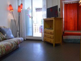 Appartement cosy 2 pièces avec terrasse fermée, proche plage et commerces, parking privé inclus - FR-1-250-156 - Le Grau-du-Roi - 0
