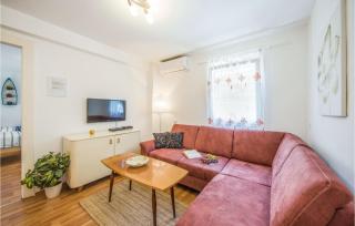 3 Bedroom Amazing Home In Split - Split - 8