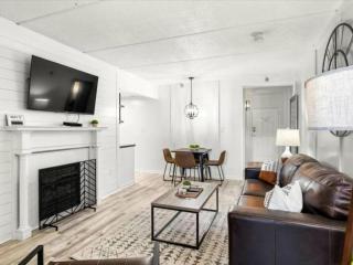 GT502 Newly Remodeled Gatlinburg Condo w Pool - 7