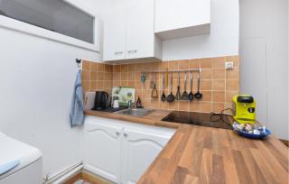 Nice Apartment In Barjols With Wifi - 9