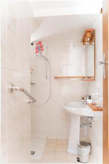 Torlanoholidayhome it - 4 bedrooms home in the countryside - sauna, wine, swim in the creek - 3