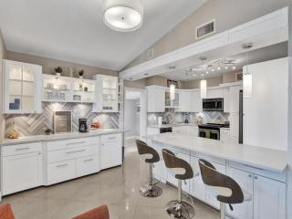 Lush and quiet oasis for 7, pool, close to beach - Fort Lauderdale - 1