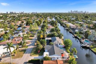 Gorgeous poolhome on the canal - Fort Lauderdale - 9