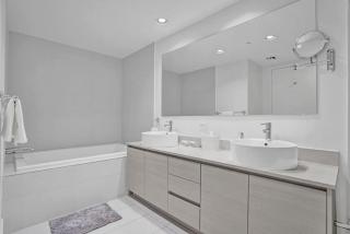 Awesome Ocean View Modern Condo Pool Shuttle - Hallandale Beach - 9