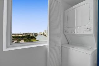 Awesome Ocean View Modern Condo Pool Shuttle - Hallandale Beach - 2