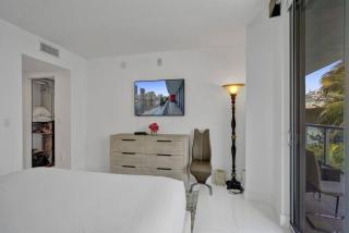 Upscale Resort 4 Bedrooms 3 bath - Hallandale Beach - 3