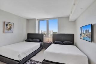 Perfect Vacation Large Condo Breathtaking Views - Hallandale Beach - 4
