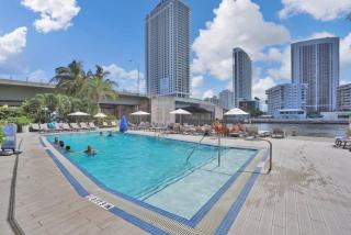 Perfect Vacation Large Condo Breathtaking Views - Hallandale Beach - 6