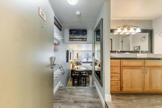 Deluxe Studio Partial Lake View #125 at Donner Lake Village - Truckee - 9
