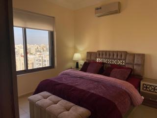 Home away from home with a Beautiful Balcony View 3 bedrooms 2 bathrooms - Amman - 6