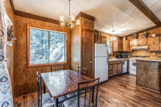 Pine View Lodge: A Lovely Dog Friendly 3 Bedroom within Walking Distance to Midtown! - Ruidoso - 4