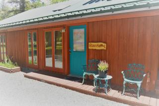 River Hideout: One Bedroom Duplex Cottage ON THE RIVER!! - 6