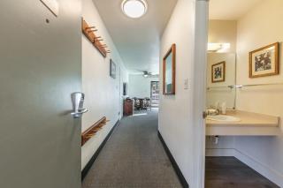 Homey 1st Floor Studio #135 at Donner Lake Village - Truckee - 7