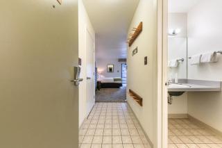 Quiant Studio w/Lake View #144 at Donner Lake Village - Truckee - 2