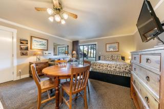Quaint Studio w/Lake View #146 at Donner Lake Village - Truckee - 8