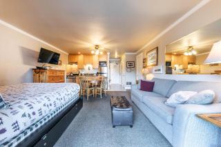 Quaint Studio w/Lake View #146 at Donner Lake Village - Truckee - 4
