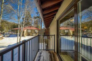Cozy Studio w/Kitchenette and Balcony #212 at Donner Lake Village - Truckee - 8